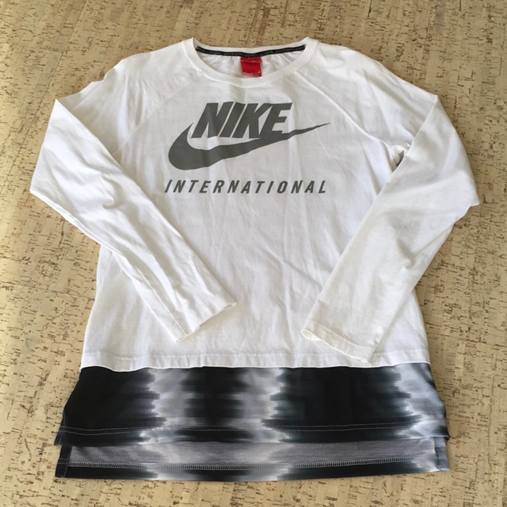 Nike International Long-sleeve tshirt - White - Medium
